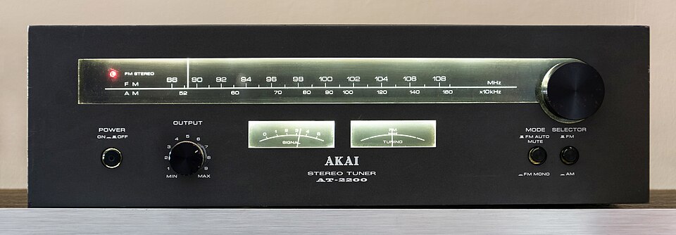 Tuner Akai AT-2200